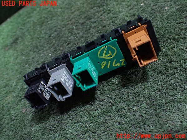 1UPJ-27166312]DSオートモビルズ ・DS 7(DS7 クロスバック)(X74AH01)スイッチ7(レーンキープ等) 中古_m0002.jpg