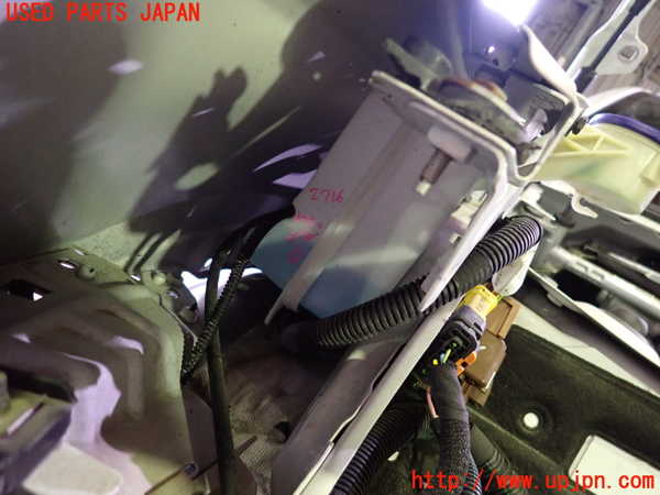 1UPJ-27166791]DSオートモビルズ ・DS 7(DS7 クロスバック)(X74AH01)ウォッシャータンク1 中古_m0002.jpg