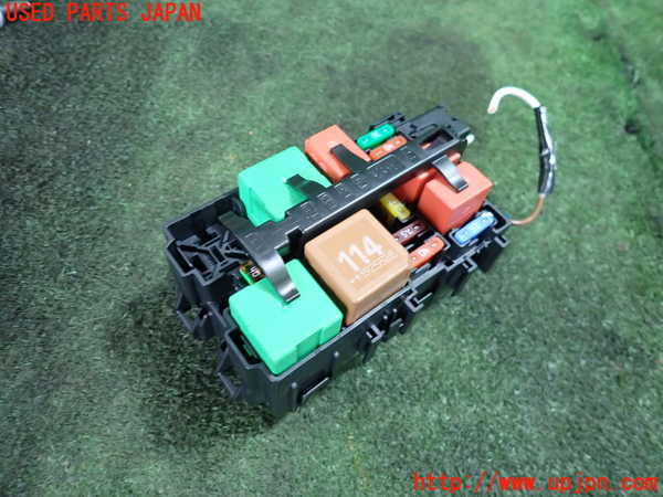 1UPJ-27166742]DSオートモビルズ ・DS 7(DS7 クロスバック)(X74AH01)ヒューズボックス2 中古_m0001.jpg