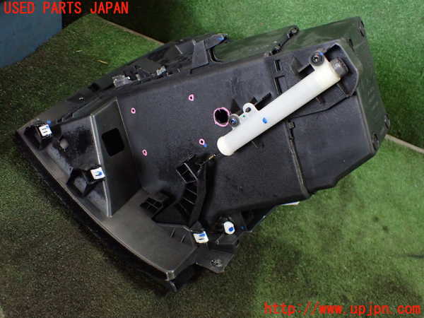 1UPJ-27167516]DSオートモビルズ ・DS 7(DS7 クロスバック)(X74AH01)グローブボックス1 中古_m0003.jpg