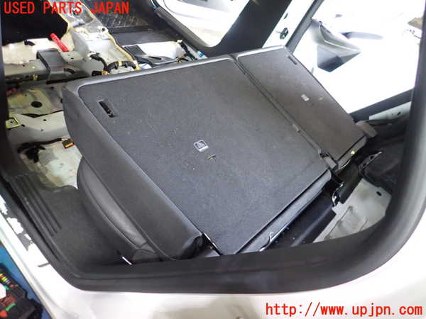 1UPJ-27167385]DSオートモビルズ ・DS 7(DS7 クロスバック)(X74AH01)リアシート 中古_m0005.jpg