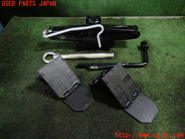 5UPJ-27167805]DSオートモビルズ ・DS 7(DS7 クロスバック)(X74AH01)車載工具 中古_m0001.jpg