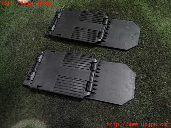 5UPJ-27167805]DSオートモビルズ ・DS 7(DS7 クロスバック)(X74AH01)車載工具 中古_m0002.jpg