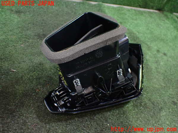 5UPJ-27167526]DSオートモビルズ ・DS 7(DS7 クロスバック)(X74AH01)エアコン吹き出し口1 中古_m0003.jpg