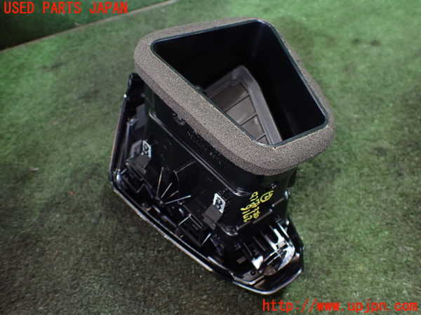 1UPJ-27167527]DSオートモビルズ ・DS 7(DS7 クロスバック)(X74AH01)エアコン吹き出し口2 中古_m0003.jpg