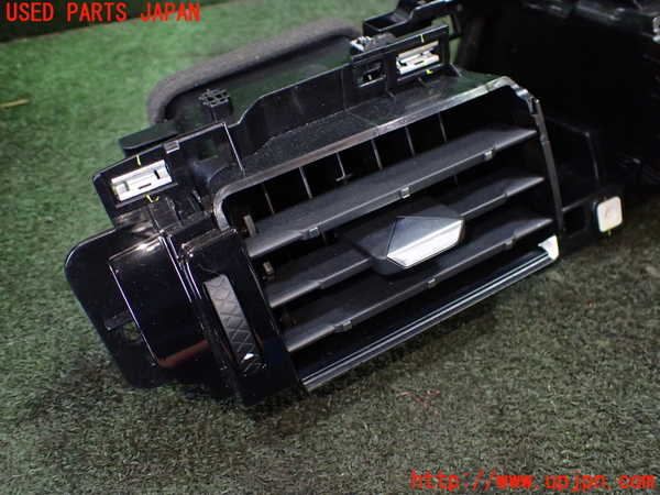 1UPJ-27167528]DSオートモビルズ ・DS 7(DS7 クロスバック)(X74AH01)エアコン吹き出し口3 中古_m0002.jpg