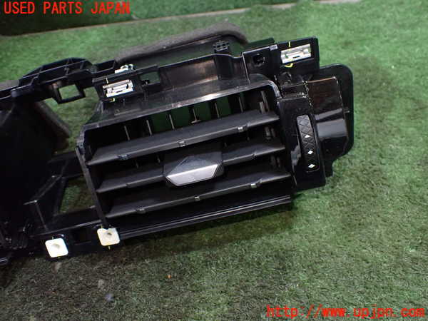1UPJ-27167528]DSオートモビルズ ・DS 7(DS7 クロスバック)(X74AH01)エアコン吹き出し口3 中古_m0003.jpg
