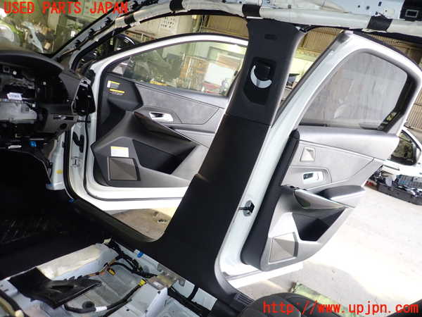 1UPJ-27167665]DSオートモビルズ ・DS 7(DS7 クロスバック)(X74AH01)右センターピラートリム 中古_m0001.jpg