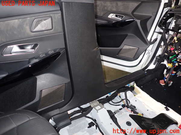 5UPJ-27167670]DSオートモビルズ ・DS 7(DS7 クロスバック)(X74AH01)左センターピラートリム 中古_m0003.jpg