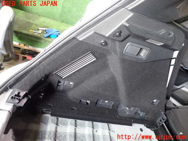1UPJ-27167680]DSオートモビルズ ・DS 7(DS7 クロスバック)(X74AH01)左リアピラートリム 中古_m0003.jpg