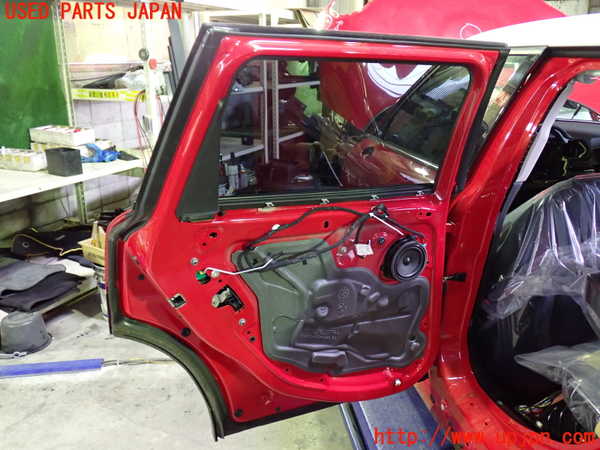 5UPJ-27171320]BMW ミニ(MINI)クーパー クラブマン F54(LV15M)左後ドア 中古 SAINT-GOBAIN SEKURIT 43R-011057 M23100_m0005.jpg