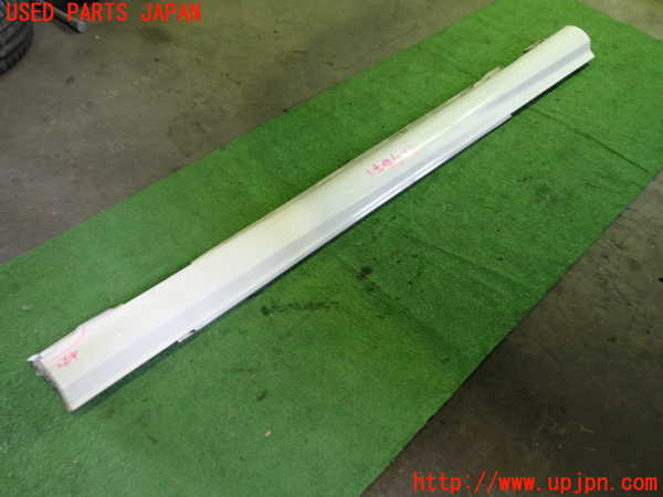 1UPJ-27181390]ベンツ C180 クーペ C204(204349)右サイドステップ 中古_m0003.jpg