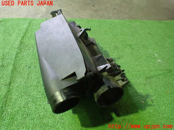 1UPJ-27182560]ベンツ C180 クーペ C204(204349)エアクリーナーボックス 中古_m0001.jpg