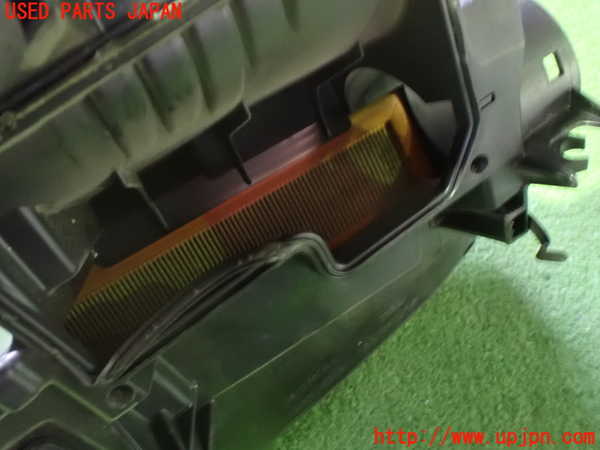 1UPJ-27182560]ベンツ C180 クーペ C204(204349)エアクリーナーボックス 中古_m0002.jpg