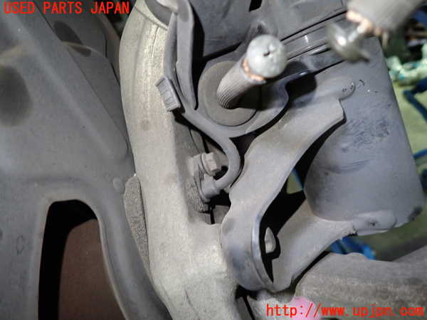 1UPJ-27184290]ベンツ C180 クーペ C204(204349)右フロントナックルハブ 中古_m0002.jpg