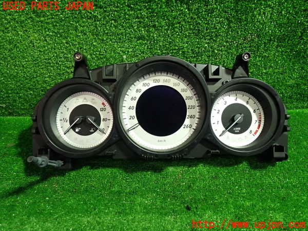 1UPJ-27186170]ベンツ C180 クーペ C204(204349)スピードメーター 中古_m0001.jpg