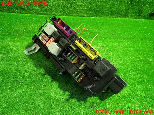 1UPJ-27186741]ベンツ C180 クーペ C204(204349)ヒューズボックス1 中古_m0001.jpg