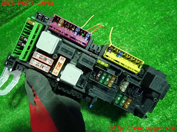 1UPJ-27186741]ベンツ C180 クーペ C204(204349)ヒューズボックス1 中古_m0002.jpg
