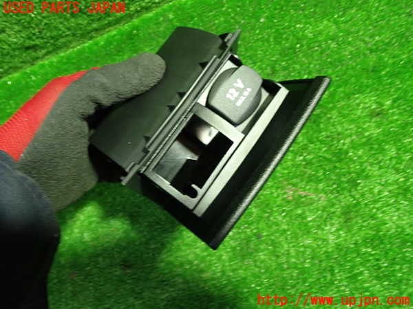 1UPJ-27187822]ベンツ C180 クーペ C204(204349)灰皿2 中古_m0002.jpg