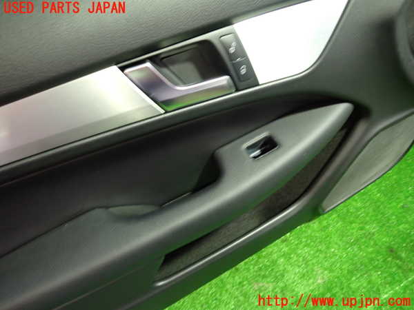 1UPJ-27181264]ベンツ C180 クーペ C204(204349)左ドア内張り 中古_m0002.jpg