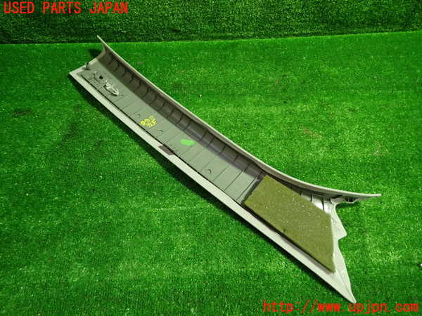 1UPJ-27187660]ベンツ C180 クーペ C204(204349)左フロントピラートリム 中古_m0003.jpg