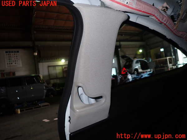 1UPJ-27187675]ベンツ C180 クーペ C204(204349)右リアピラートリム 中古_m0002.jpg