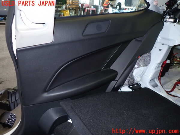 1UPJ-27187675]ベンツ C180 クーペ C204(204349)右リアピラートリム 中古_m0003.jpg