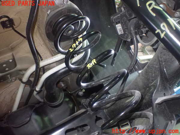 5UPJ-27195100]VW ゴルフ(CDDLA)右リアスプリング 中古_m0001.jpg