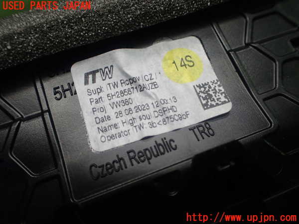 1UPJ-27197526]VW ゴルフ(CDDLA)エアコン吹き出し口1 (右) 中古_m0003.jpg