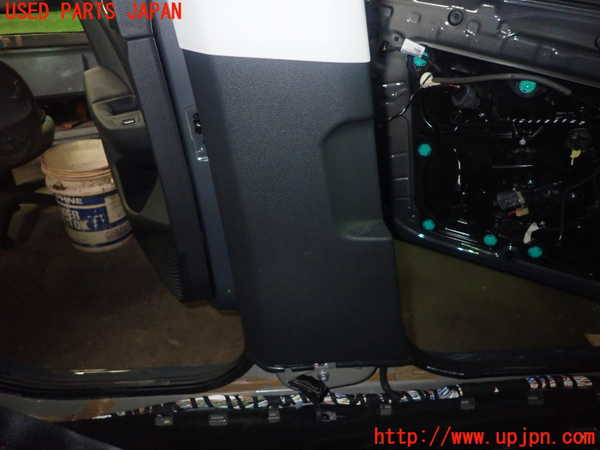 1UPJ-27197670]VW ゴルフ(CDDLA)左センターピラートリム 中古_m0003.jpg