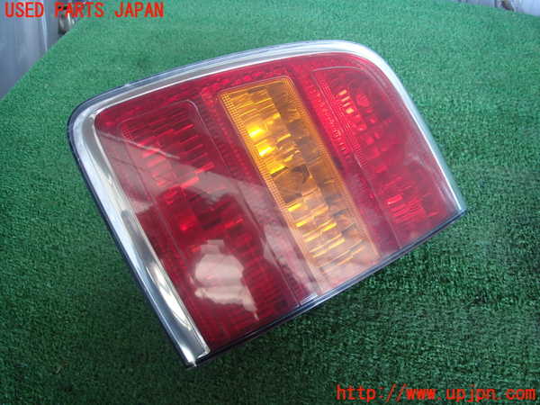 2UPJ-27211550]クラウン エステート(JZS171W)右リアフィニッシャー 中古_m0001.jpg