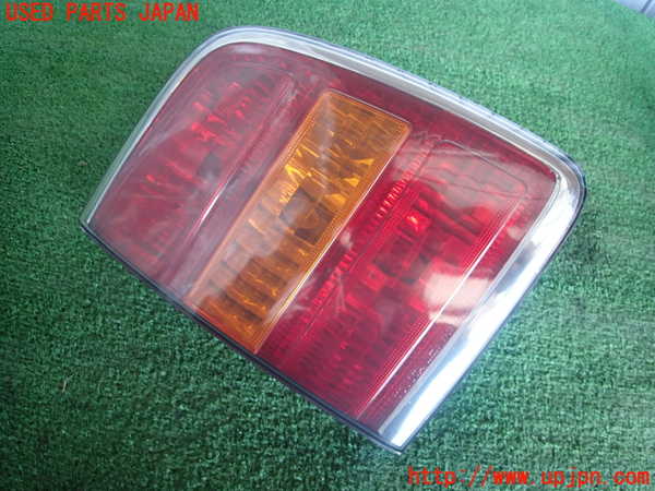 2UPJ-27211552]クラウン エステート(JZS171W)左リアフィニッシャー 中古_m0001.jpg