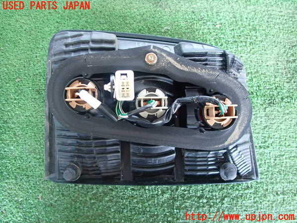 2UPJ-27211552]クラウン エステート(JZS171W)左リアフィニッシャー 中古_m0002.jpg