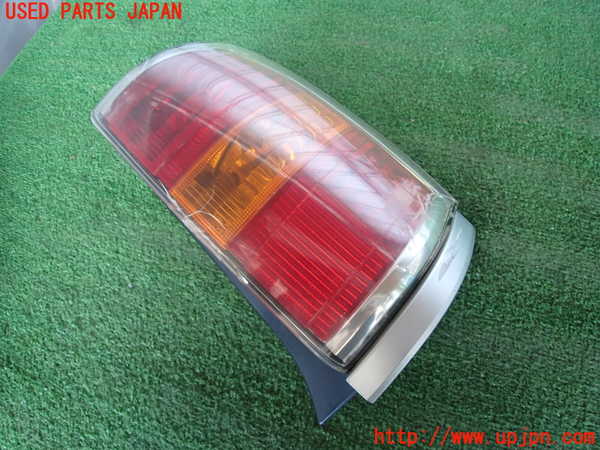 2UPJ-27211530]クラウン エステート(JZS171W)右テールランプ 【ジャンク品】 中古_m0001.jpg