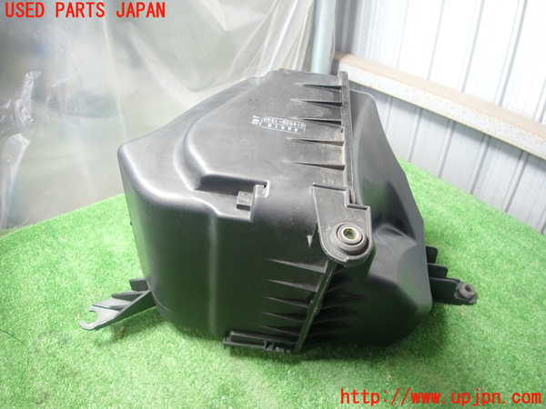 2UPJ-27212560]クラウン エステート(JZS171W)エアクリーナーボックス 中古_m0002.jpg