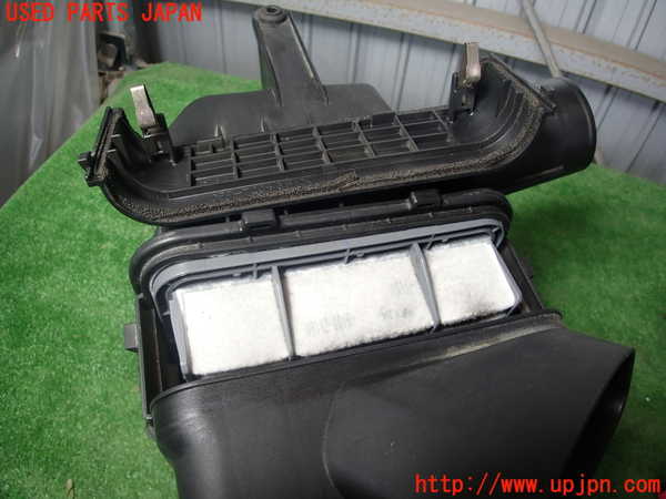 2UPJ-27212560]クラウン エステート(JZS171W)エアクリーナーボックス 中古_m0004.jpg