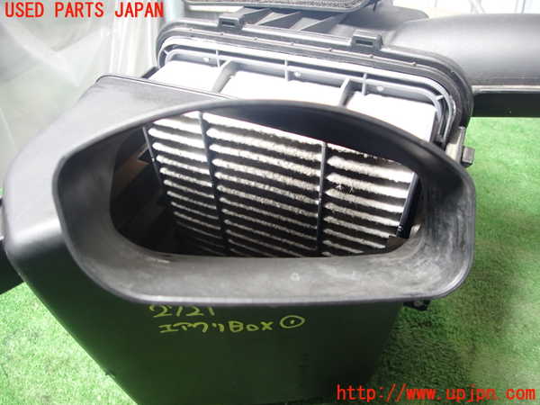 2UPJ-27212560]クラウン エステート(JZS171W)エアクリーナーボックス 中古_m0005.jpg