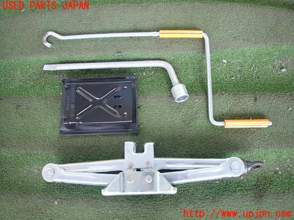 2UPJ-27217805]クラウン エステート(JZS171W)車載工具 中古_m0001.jpg