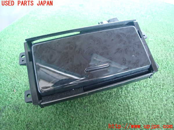2UPJ-27217821]クラウン エステート(JZS171W)灰皿1 中古_m0001.jpg