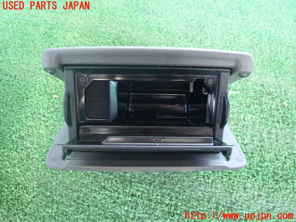 2UPJ-27217822]クラウン エステート(JZS171W)灰皿2 中古_m0002.jpg