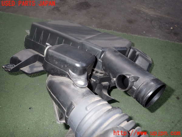 2UPJ-27222560]アウトランダーPHEV(GG2W)エアクリーナーボックス 中古_m0002.jpg
