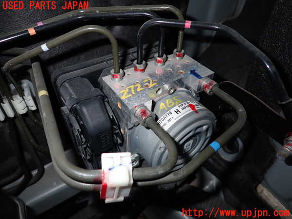 2UPJ-27224040]アウトランダーPHEV(GG2W)ABSアクチュエーター 中古_m0001.jpg