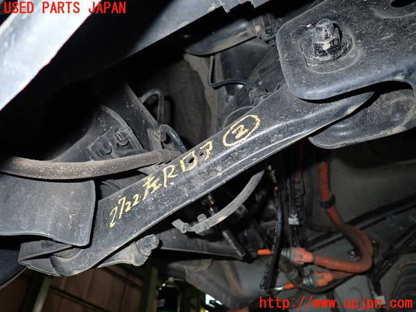 2UPJ-27225227]アウトランダーPHEV(GG2W)左リアロアアーム2 中古_m0001.jpg