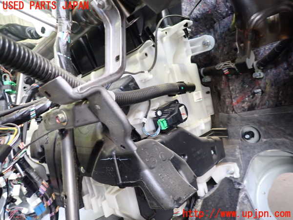 2UPJ-27226081]アウトランダーPHEV(GG2W)エバポレーター1 中古_m0003.jpg