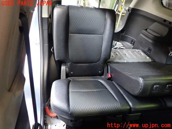 2UPJ-27227145]アウトランダーPHEV(GG2W)右2列目シート 中古_m0001.jpg
