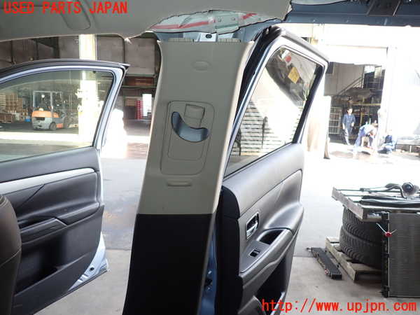 2UPJ-27227665]アウトランダーPHEV(GG2W)右センターピラートリム 中古_m0001.jpg