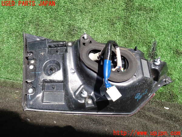 1UPJ-27231550]レクサス・RX450h(GYL20W)右リアフィニッシャー 中古 KOITO 48-183_m0003.jpg