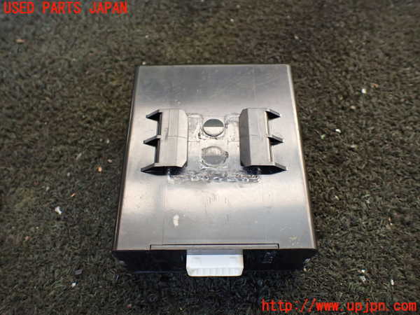 1UPJ-27236152]レクサス・RX450h(GYL20W)コンピューター7 ビークルアプローチングスピーカーコントローラー 86572-48050 中古_m0003.jpg