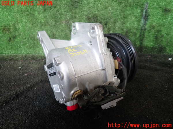 5UPJ-27246025]ハイゼット カーゴ(S700V)エアコンコンプレッサー 中古_m0002.jpg