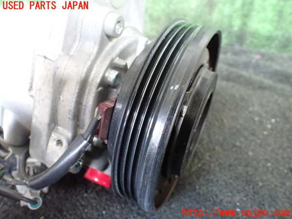 5UPJ-27246025]ハイゼット カーゴ(S700V)エアコンコンプレッサー 中古_m0003.jpg